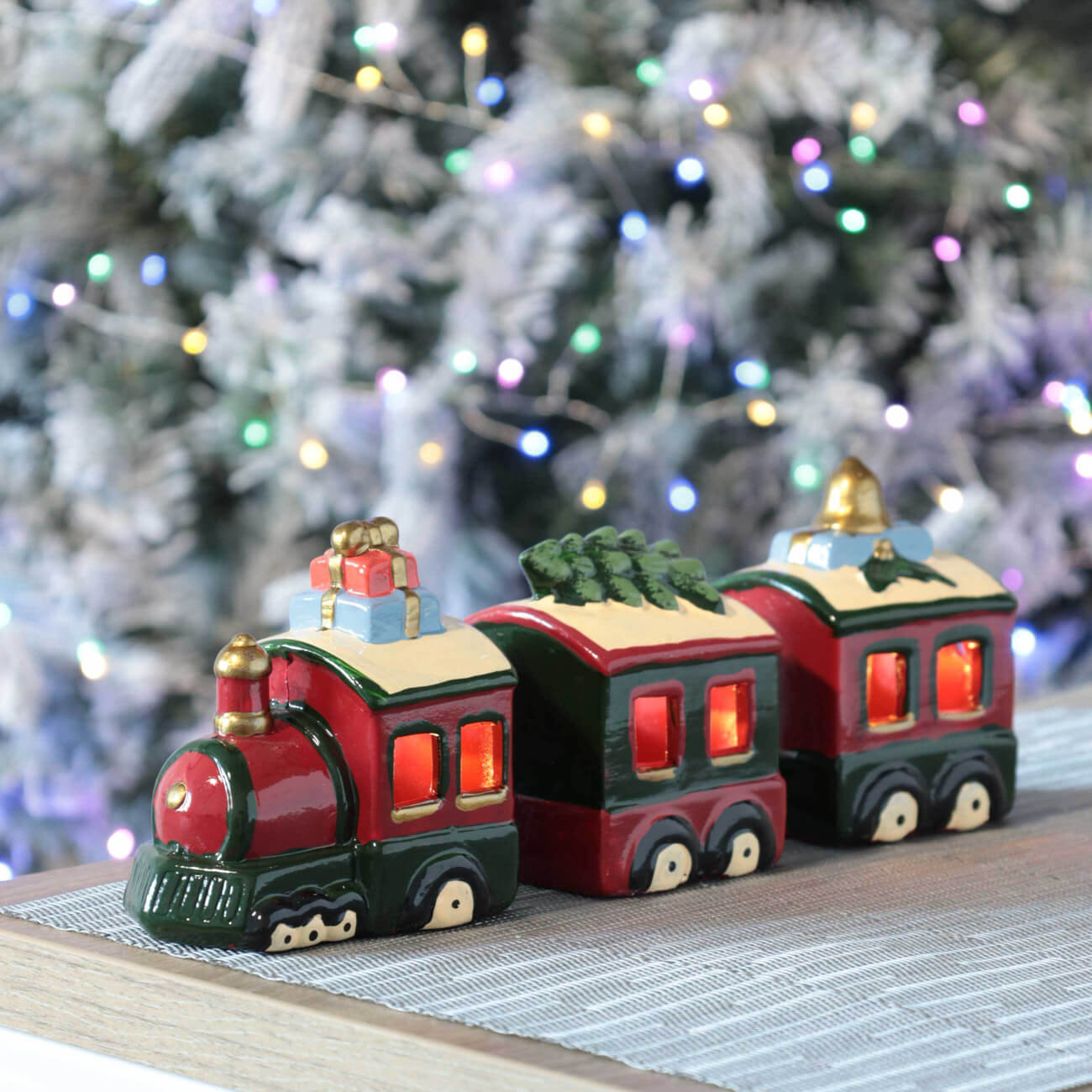 Статуэтка с подсветкой, 18 см, керамика, зелено-красная, Поезд, Christmas classic - фото 1