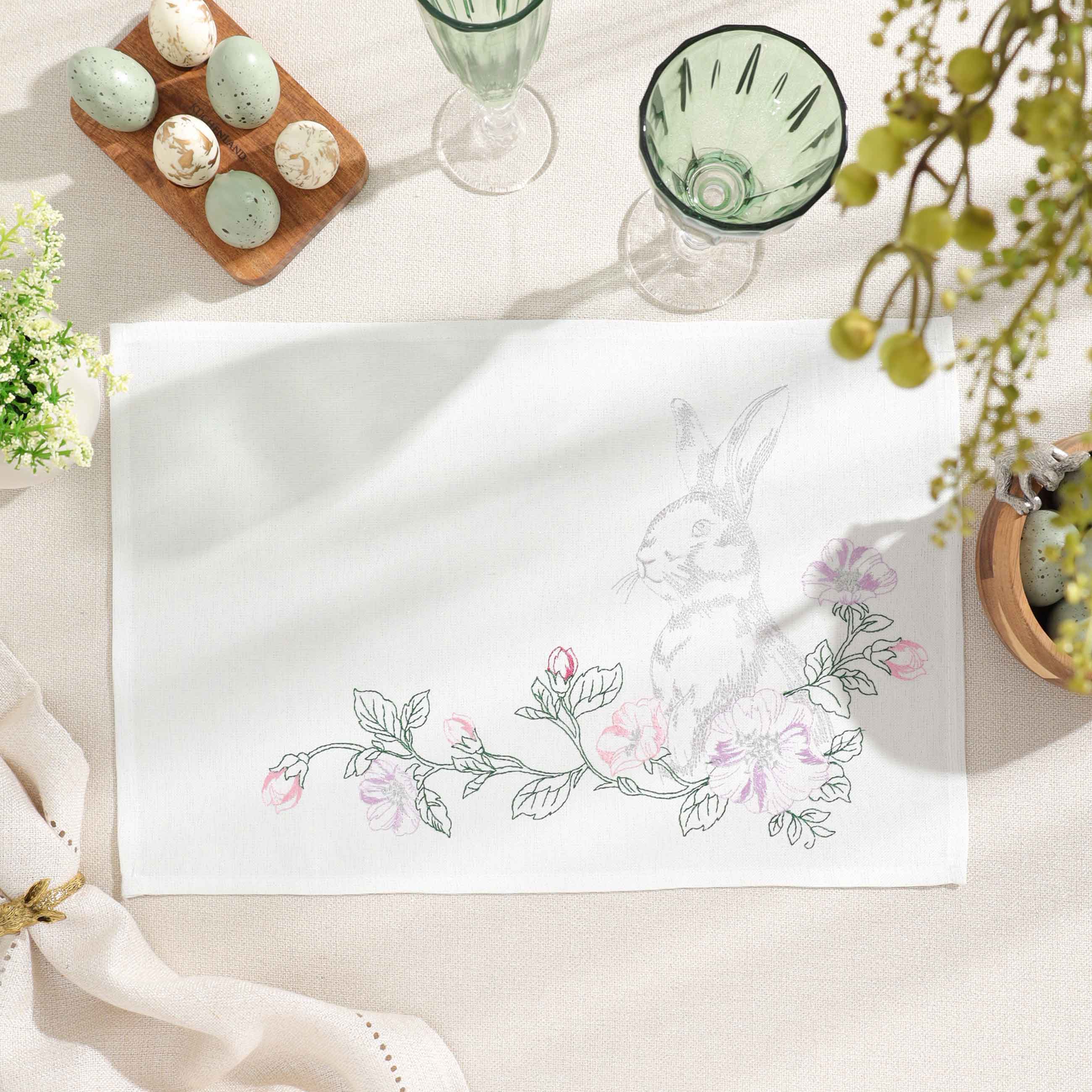 Салфетка под приборы, 30x45 см, полиэстер, прямоугольная, белая, Кролик в цветах, Pure Easter изображение № 2