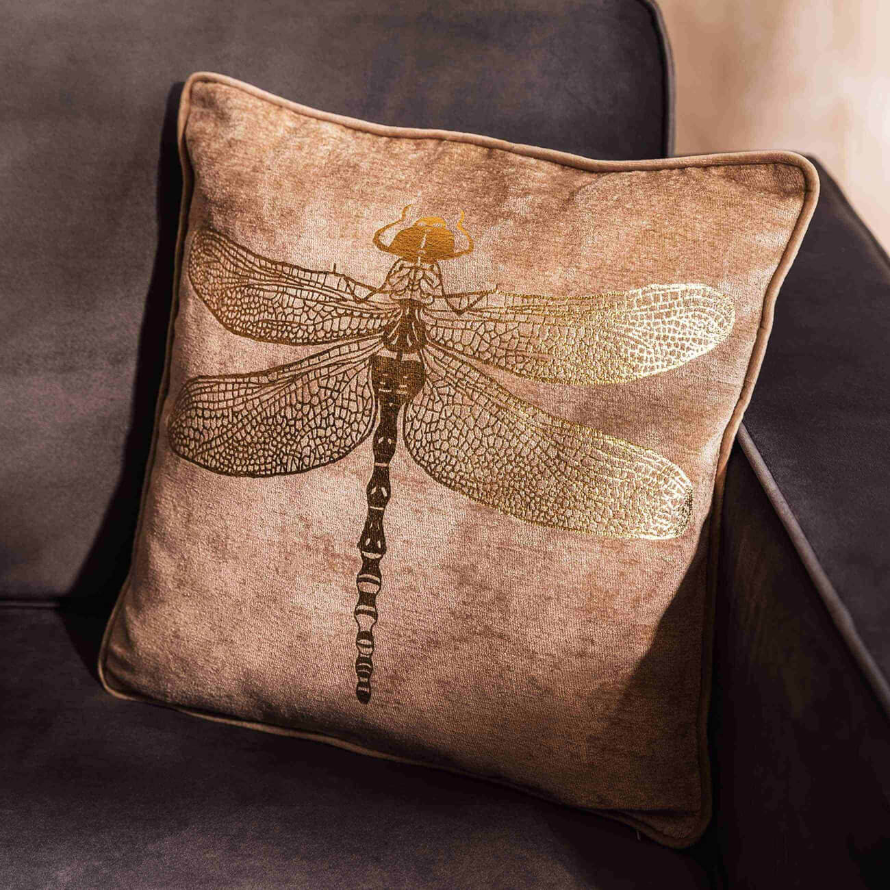 Подушка декоративная, 45х45 см, шенилл/вельвет, бежевая, Стрекоза, Dragonfly bigarden подушка для двухместного подвесного кресла бежевая