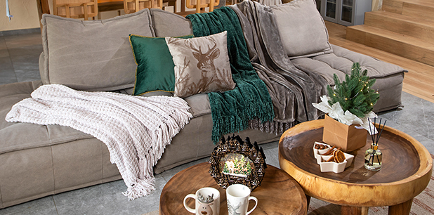 Декор квартиры: подушка с изящной оборкой для украшения интерьера Вашей квартиры.