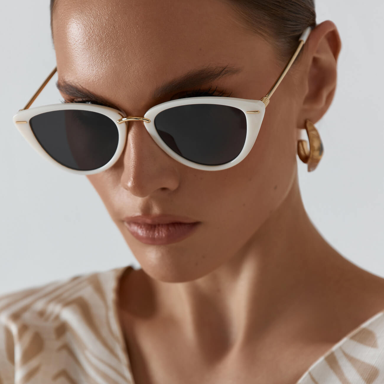 Очки солнцезащитные, пластик/металл, молочно-золотистые, Кошачий глаз, Eyewear солнцезащитные очки zdk