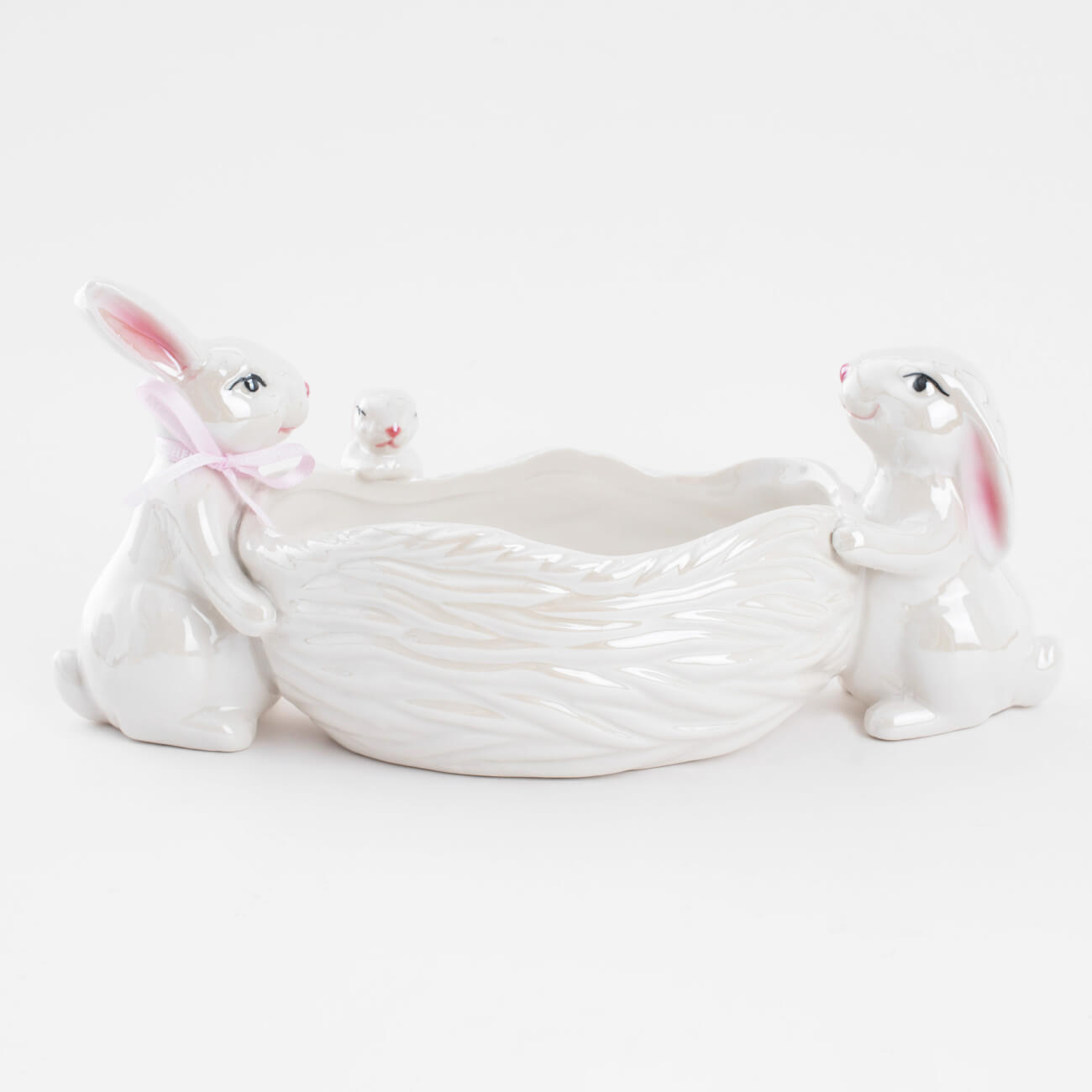 конфетница 30х12 см с ручками керамика белая перламутр два кролика в корзине easter Конфетница, 29х13 см, фарфор P, белая, перламутр, Три кролика у корзины, Easter