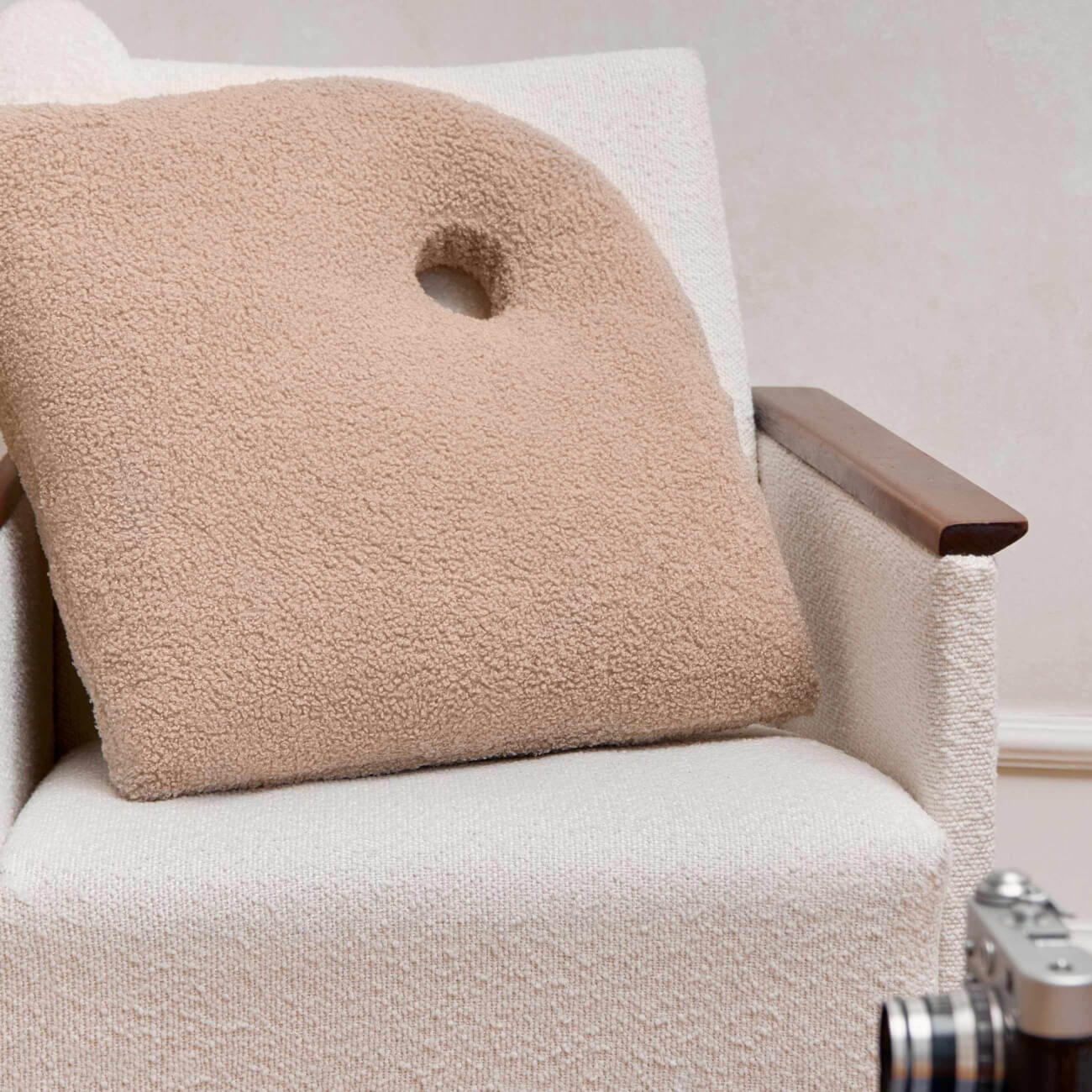 Подушка декоративная, 48х48 см, букле, бежевая, Абстрактная форма, Boucle rl icon bear подушка